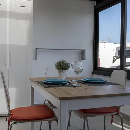 Apartment Steps From Main Beach Of Puerto Del Carmen *